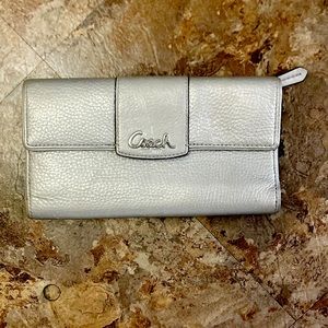 A cute little wallet to hold all your goodies!!